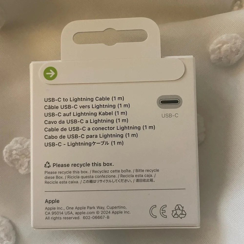 Apple USB-C to Lightning Cable - White